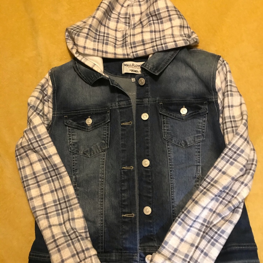 Jean jacket , never used. Super soft material